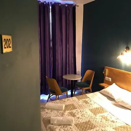Bastille Hotell *